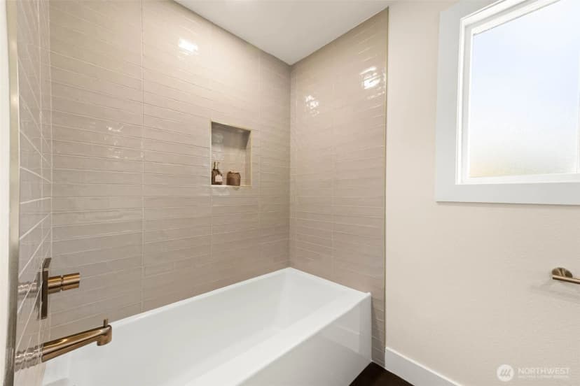 Property photo for 16719 Se 4th Place, Bellevue photo 16