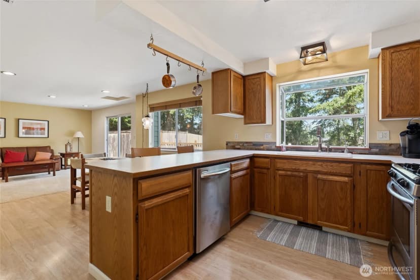 Property photo for 2114 Camas Avenue Ne, Renton photo 7