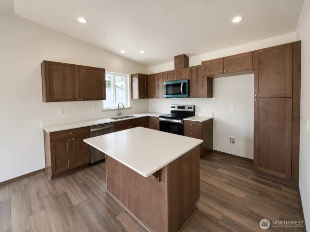 Property photo for 1576 6th Street Se, East Wenatchee photo 3
