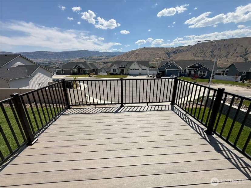 Property photo for 1576 6th Street Se, East Wenatchee photo 8