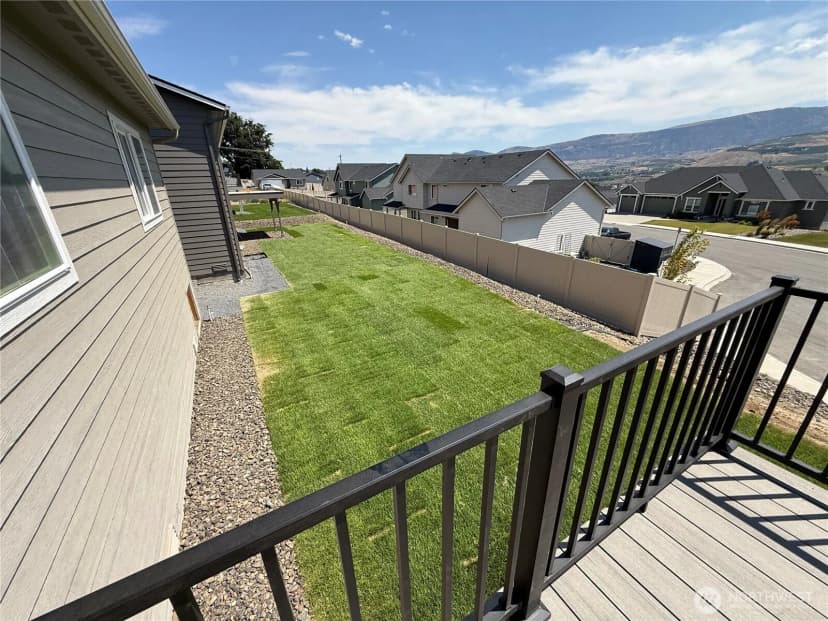 Property photo for 1576 6th Street Se, East Wenatchee photo 7