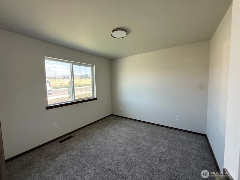 Property photo for 1576 6th Street Se, East Wenatchee photo 4