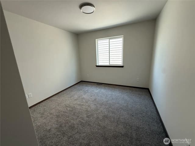 Property photo for 1576 6th Street Se, East Wenatchee photo 2