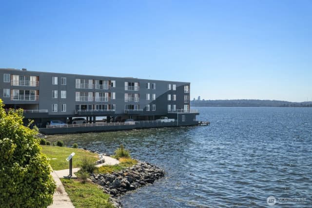 Property photo for 733 Lake Street S #301, Kirkland photo 4
