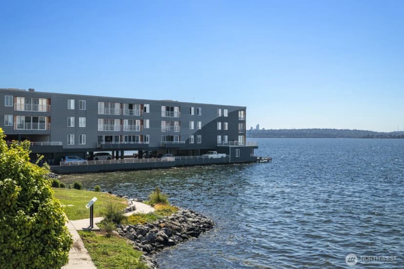 Property photo for 733 Lake Street S #301, Kirkland photo 4