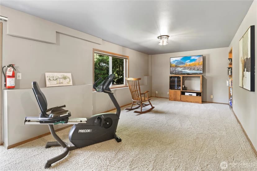 Property photo for 10103 27th Drive Se, Everett photo 18