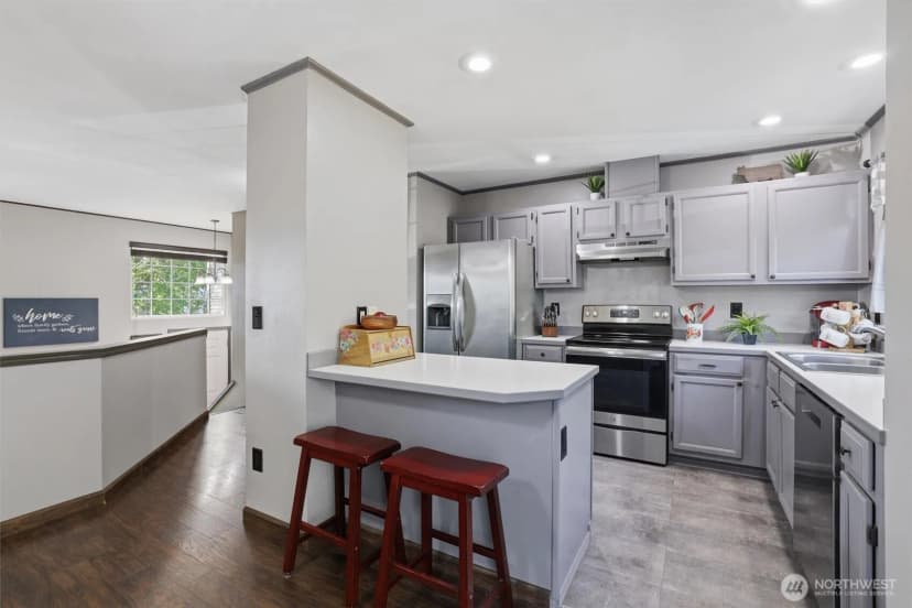 Property photo for 15374 Heintz Avenue Se, Monroe photo 4