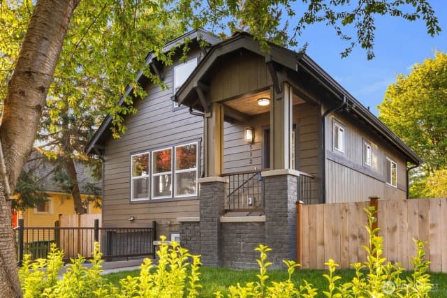 Property photo for 512 Nw 44th Street, Seattle photo 3