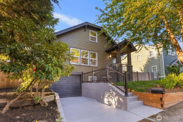 Property photo for 512 Nw 44th Street, Seattle photo 2
