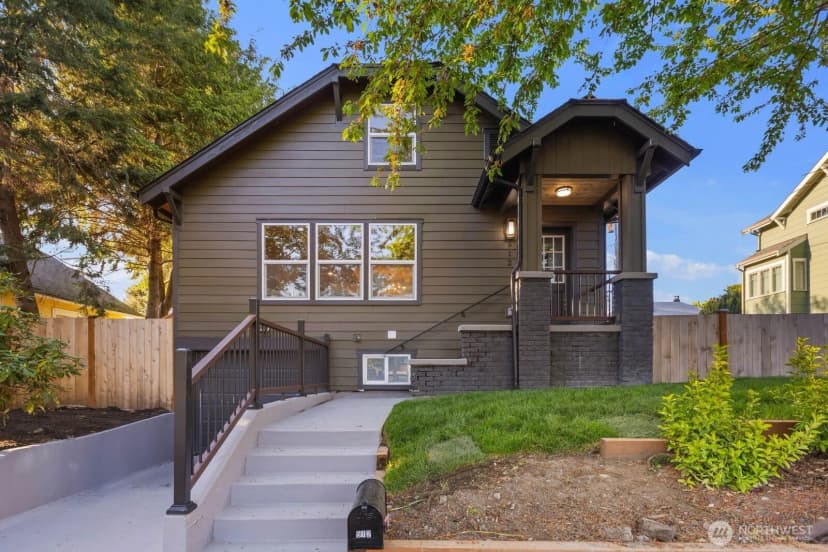 Property photo for 512 Nw 44th Street, Seattle