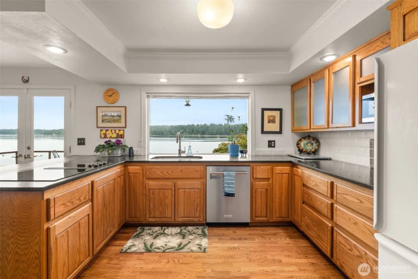 Property photo for 4923 Sunrise Beach Road Nw, Olympia photo 7