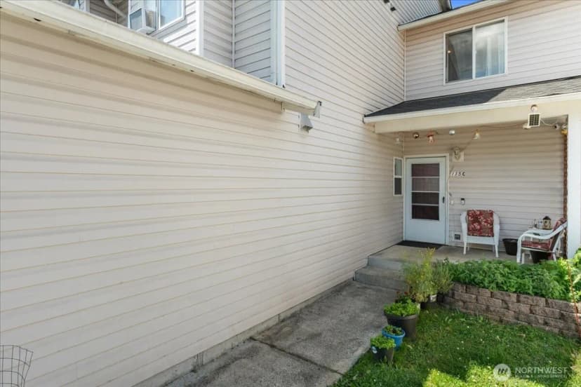 Property photo for 115 21st Street Se #c, Auburn photo 3