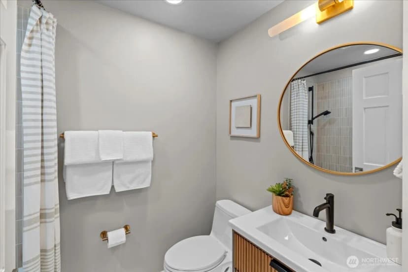 Property photo for 16813 Ne 33rd Street, Bellevue photo 16