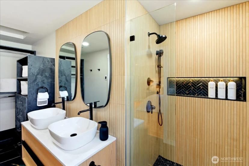 Property photo for 16813 Ne 33rd Street, Bellevue photo 21