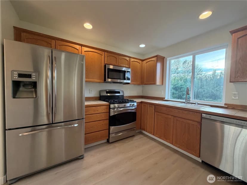 Property photo for 6731 37th Street Ne, Marysville photo 6