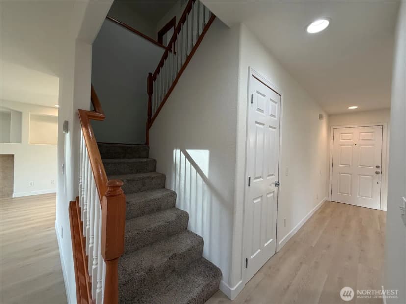 Property photo for 6731 37th Street Ne, Marysville photo 10