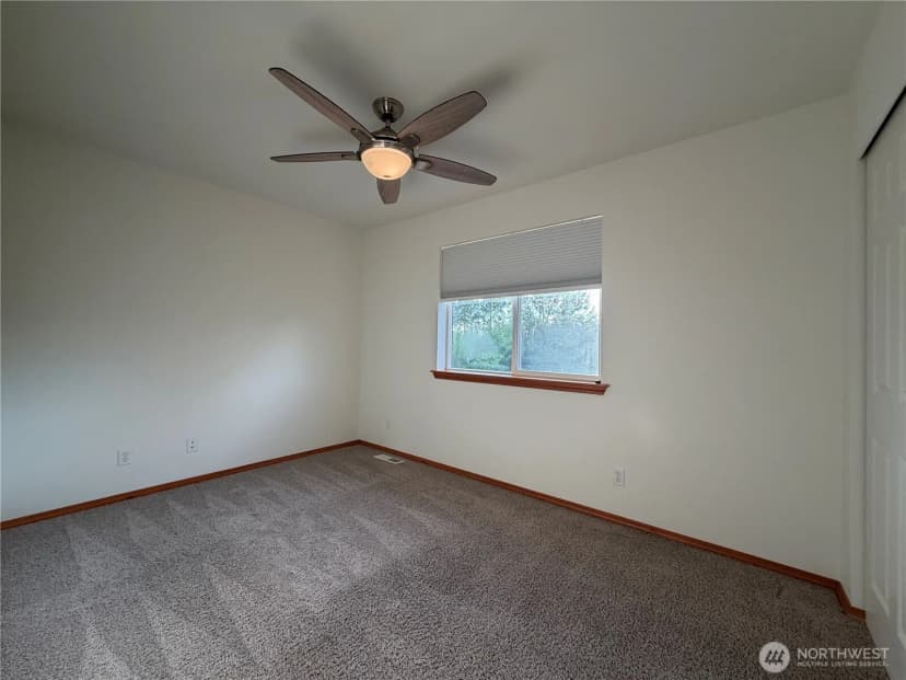 Property photo for 6731 37th Street Ne, Marysville photo 16