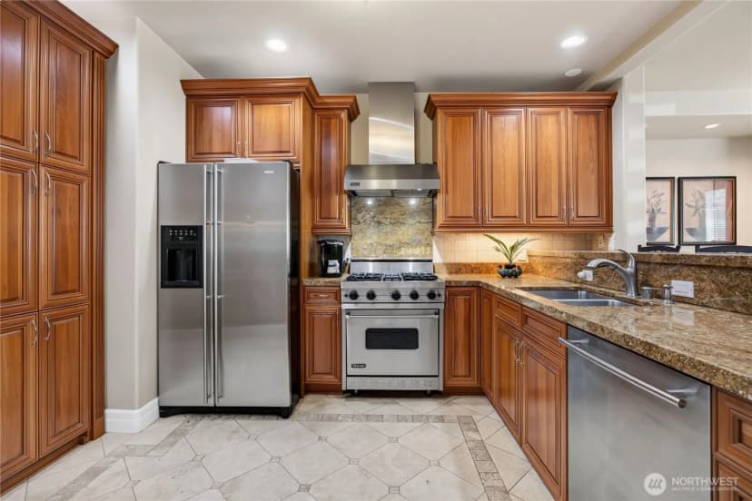 Property photo for 2551 Thorndyke Avenue W #402, Seattle photo 5
