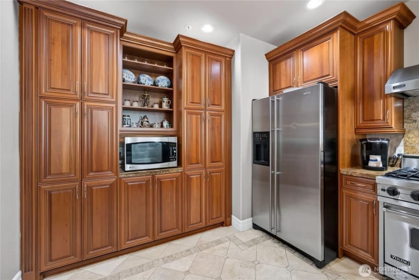 Property photo for 2551 Thorndyke Avenue W #402, Seattle photo 6