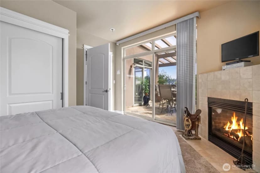 Property photo for 2551 Thorndyke Avenue W #402, Seattle photo 15