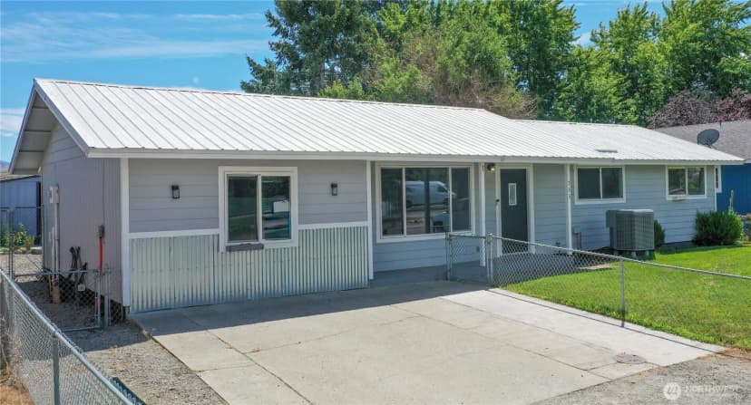Property photo for 733 Ridge Place, Omak