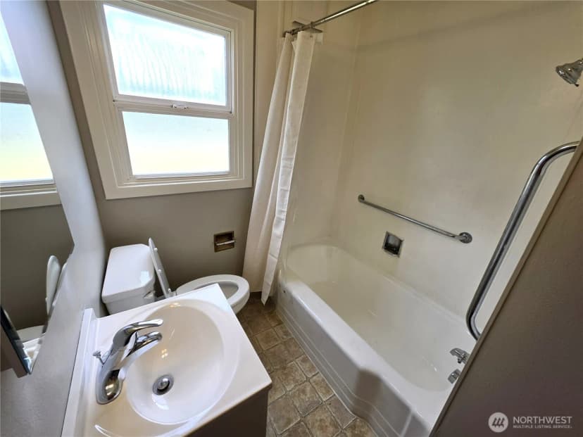 Property photo for 520 28th Avenue, Longview photo 20