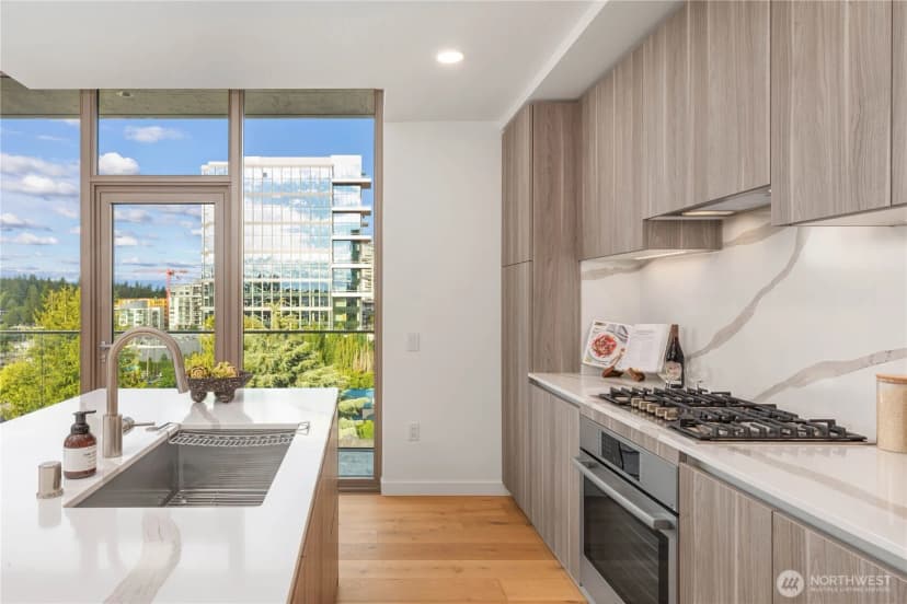 Property photo for 10232 Ne 10th Street #707, Bellevue photo 2