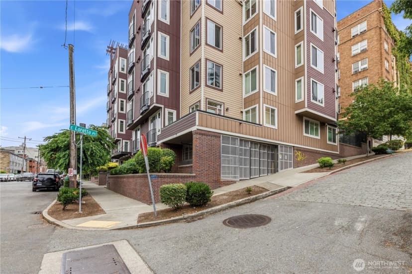 Property photo for 124 Bellevue Avenue E #601, Seattle photo 2
