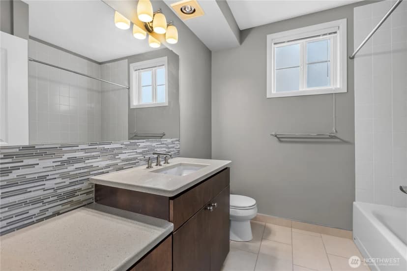 Property photo for 124 Bellevue Avenue E #601, Seattle photo 23