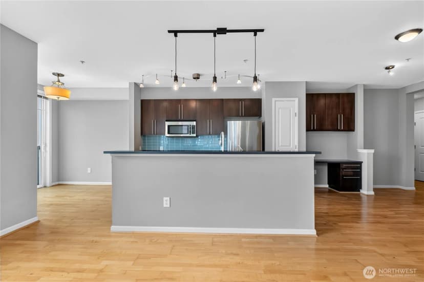 Property photo for 124 Bellevue Avenue E #601, Seattle photo 19
