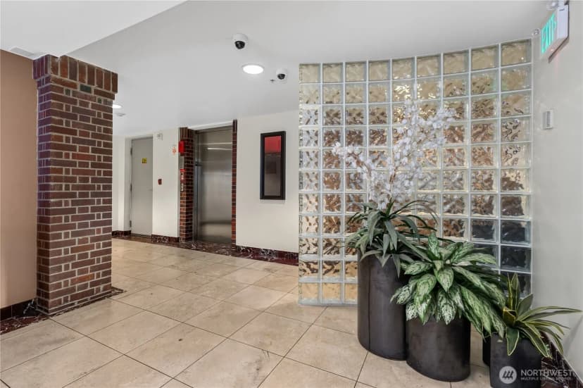 Property photo for 124 Bellevue Avenue E #601, Seattle photo 6