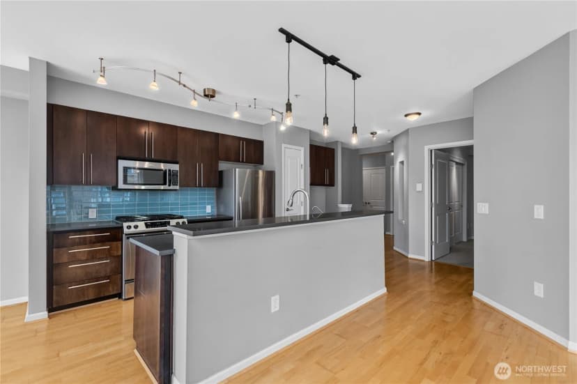 Property photo for 124 Bellevue Avenue E #601, Seattle photo 12