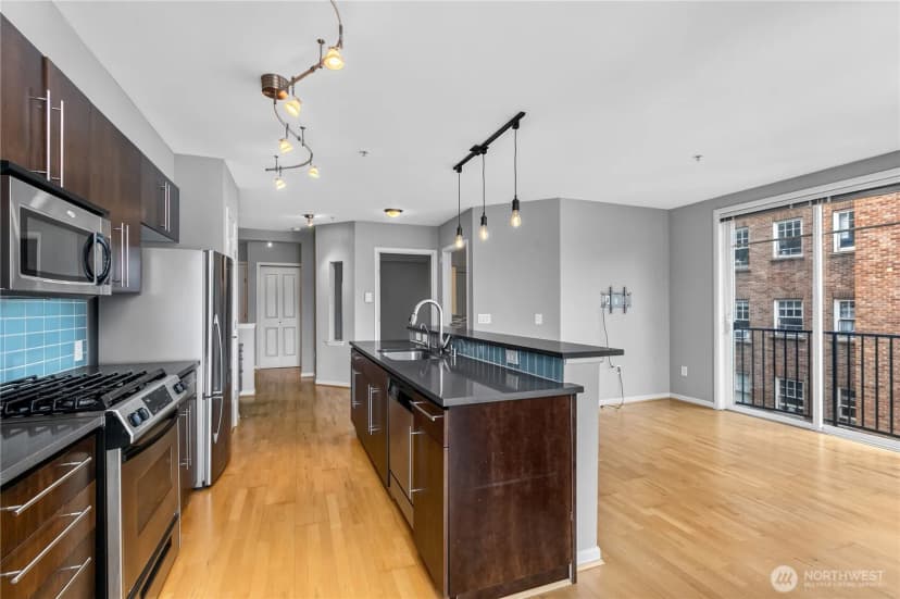 Property photo for 124 Bellevue Avenue E #601, Seattle photo 15