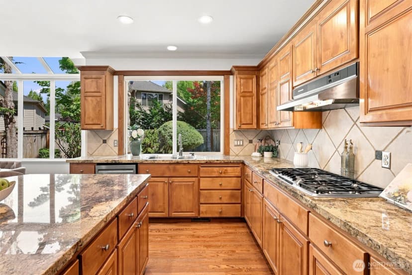 Property photo for 1006 270th Court Se, Sammamish photo 12