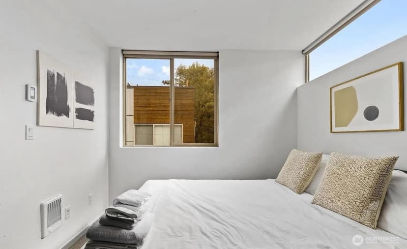 Property photo for 210 20th Avenue S, Seattle photo 13