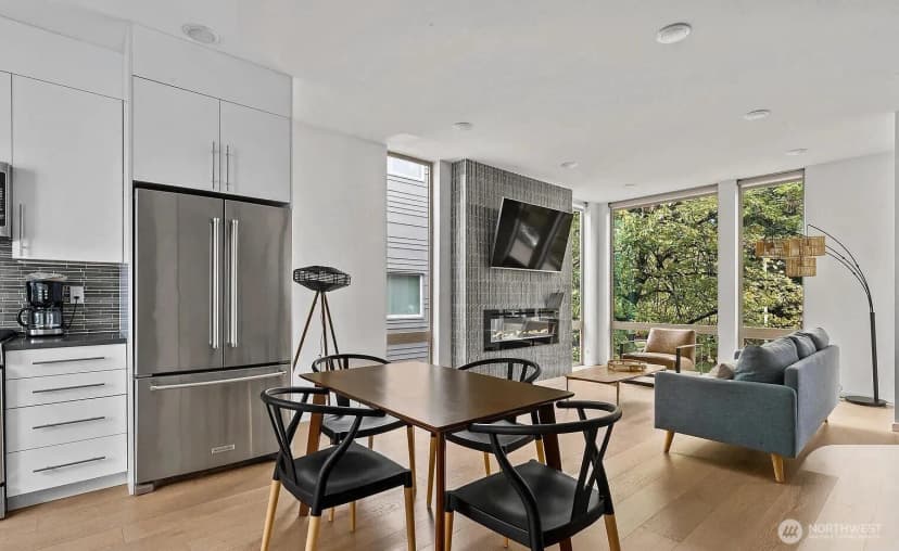 Property photo for 210 20th Avenue S, Seattle photo 9