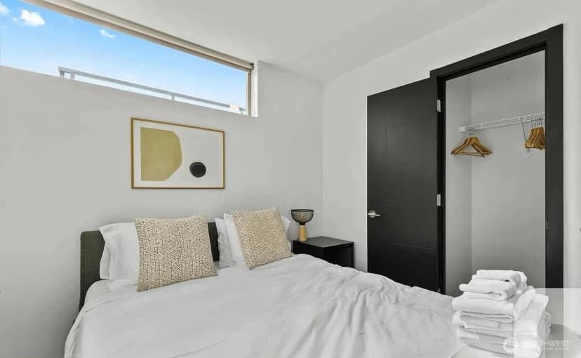Property photo for 210 20th Avenue S, Seattle photo 14
