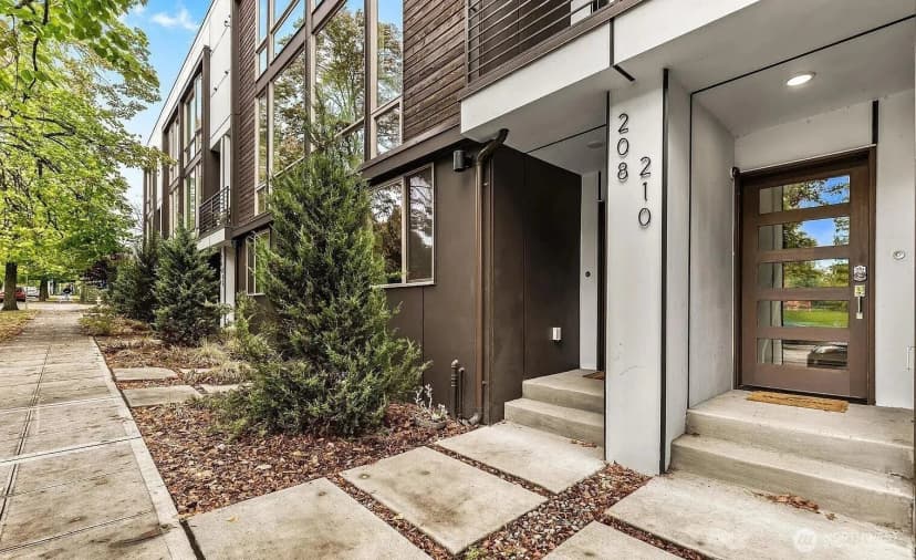 Property photo for 210 20th Avenue S, Seattle