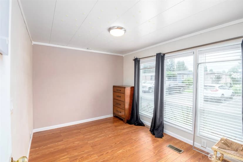 Property photo for 210 37th Street Se #100, Auburn photo 9