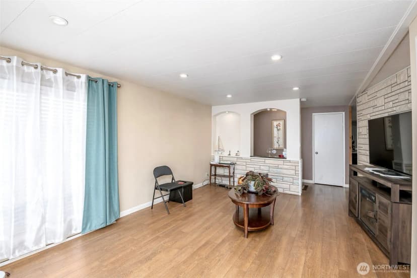 Property photo for 210 37th Street Se #100, Auburn photo 6