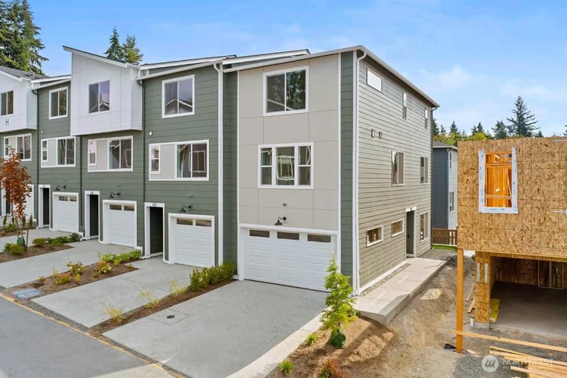 Property photo for 16823 Alder Way #h8, Lynnwood photo 2