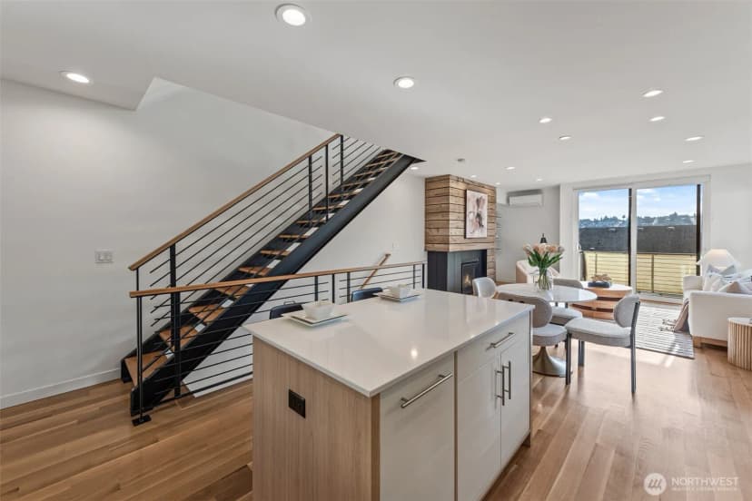 Property photo for 2043 C 13th Avenue W, Seattle photo 10