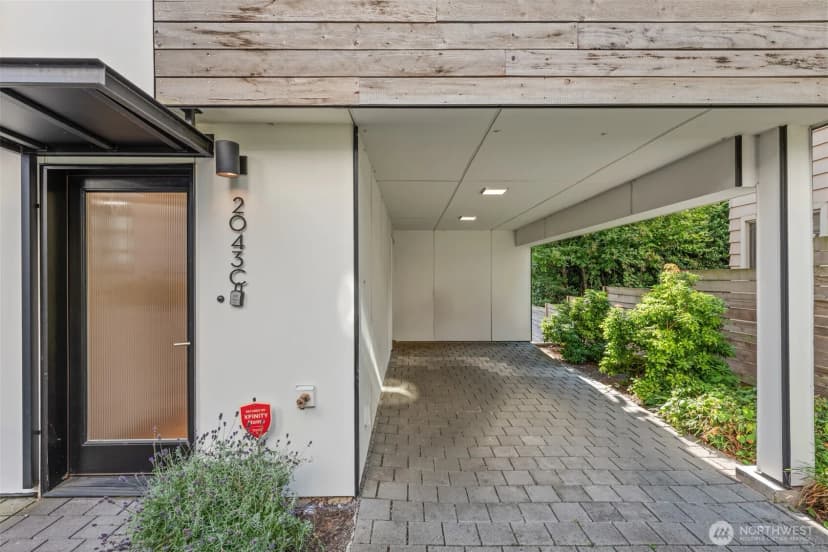 Property photo for 2043 C 13th Avenue W, Seattle photo 2