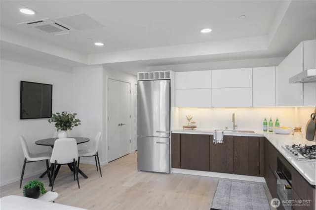 Property photo for 999 110th Avenue Ne #401, Bellevue photo 5