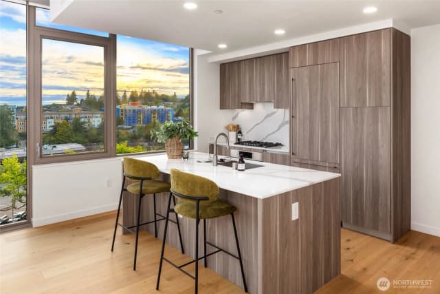 Property photo for 10232 Ne 10th Street #712, Bellevue photo 5