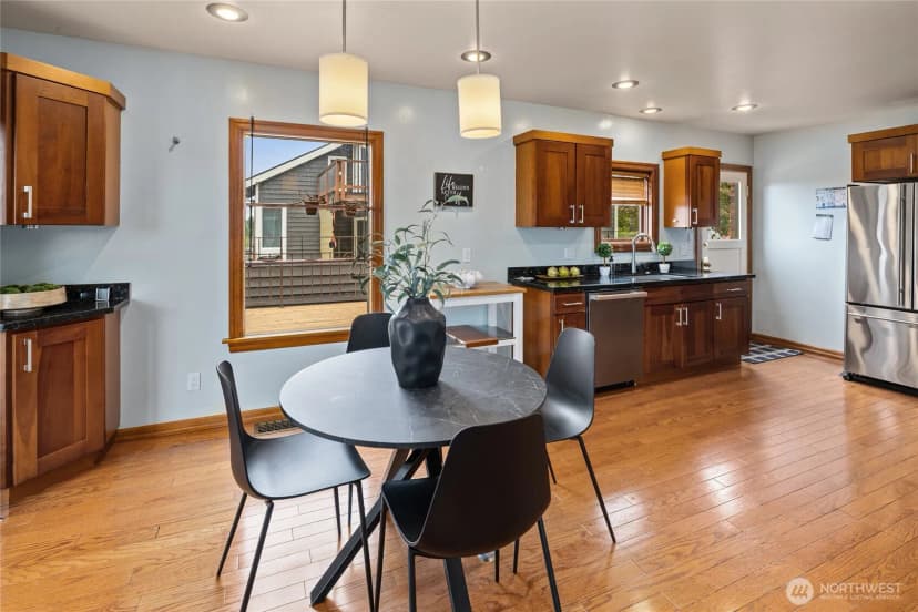 Property photo for 6759 41st Avenue Sw, Seattle photo 11