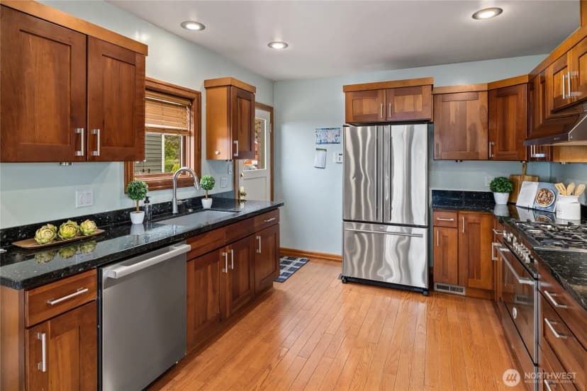 Property photo for 6759 41st Avenue Sw, Seattle photo 14
