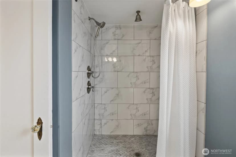 Property photo for 6759 41st Avenue Sw, Seattle photo 25