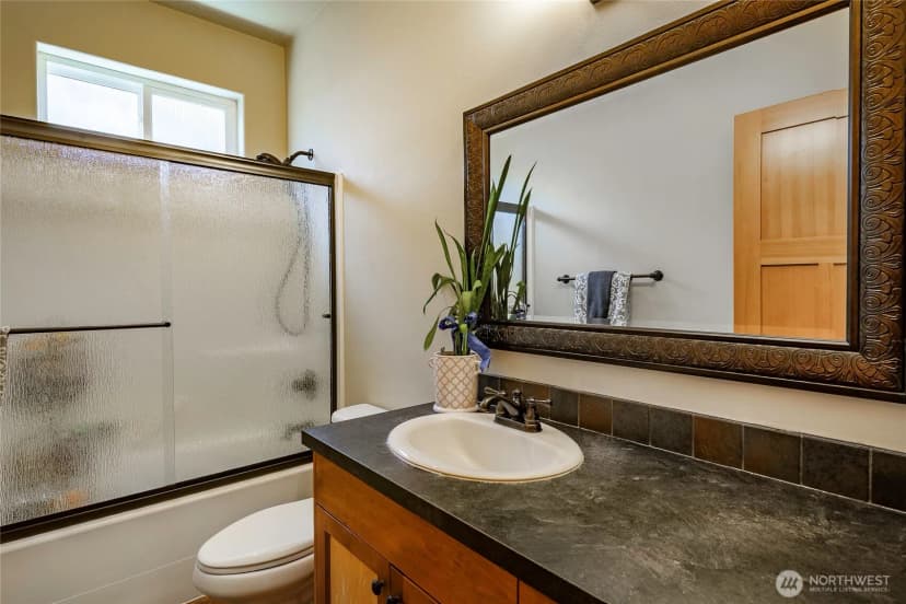 Property photo for 1461 Lupin Street, Lynden photo 22