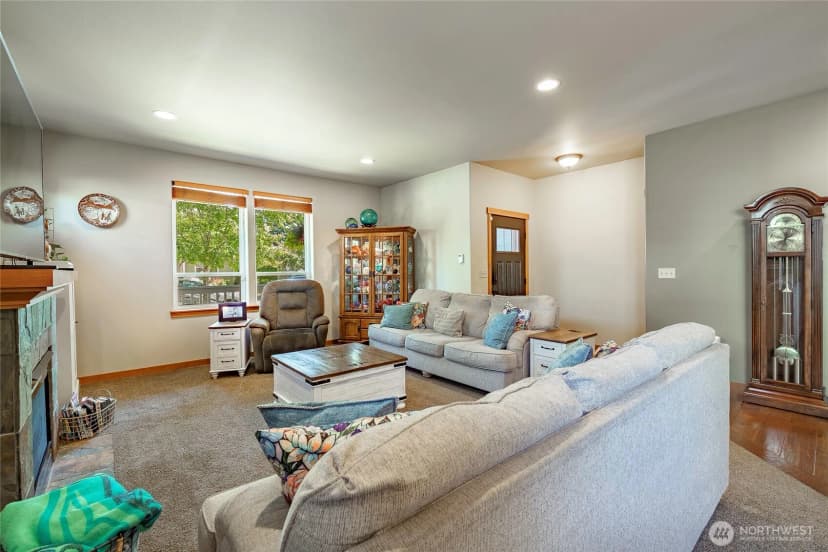 Property photo for 1461 Lupin Street, Lynden photo 6